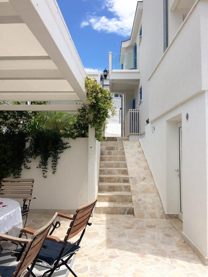 Seaside Villa With Private Pool Home By The Sea - Villa Trogir Zewnętrze zdjęcie